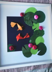 Cadre géant carpes koï et nenuphars